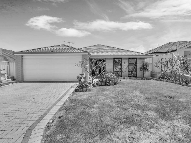 45 Highcliffe Circle, Lakelands