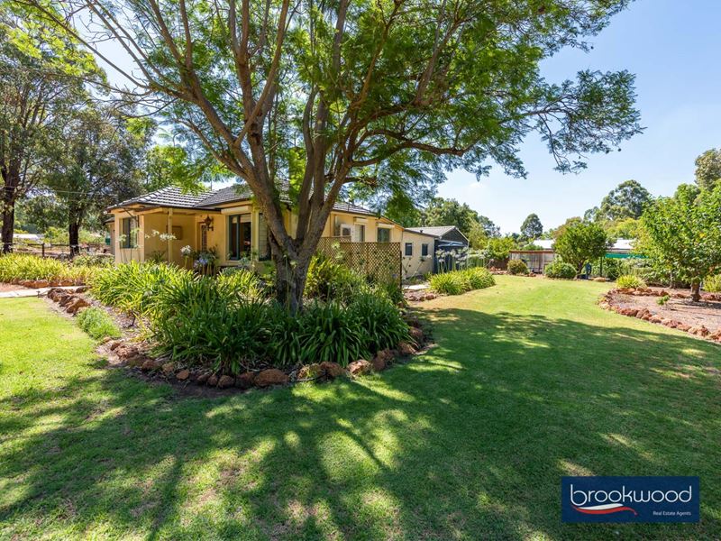 4 Hollett Road, Stoneville