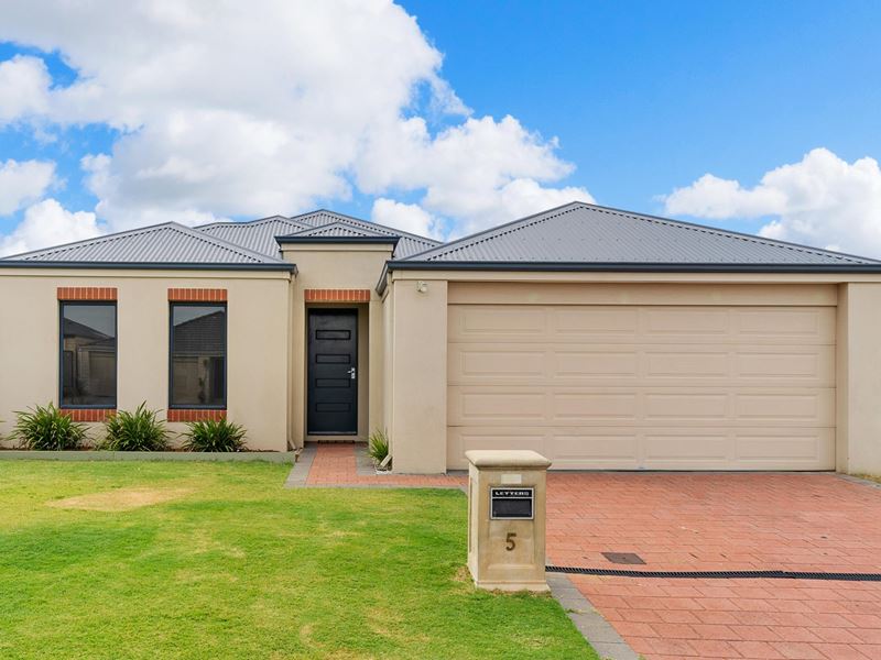 5 Giralia Gardens, Beeliar WA 6164