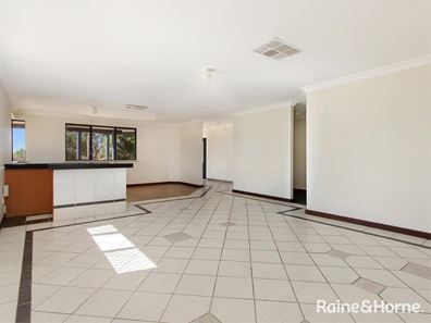 126 McLarty Road, Halls Head WA 6210