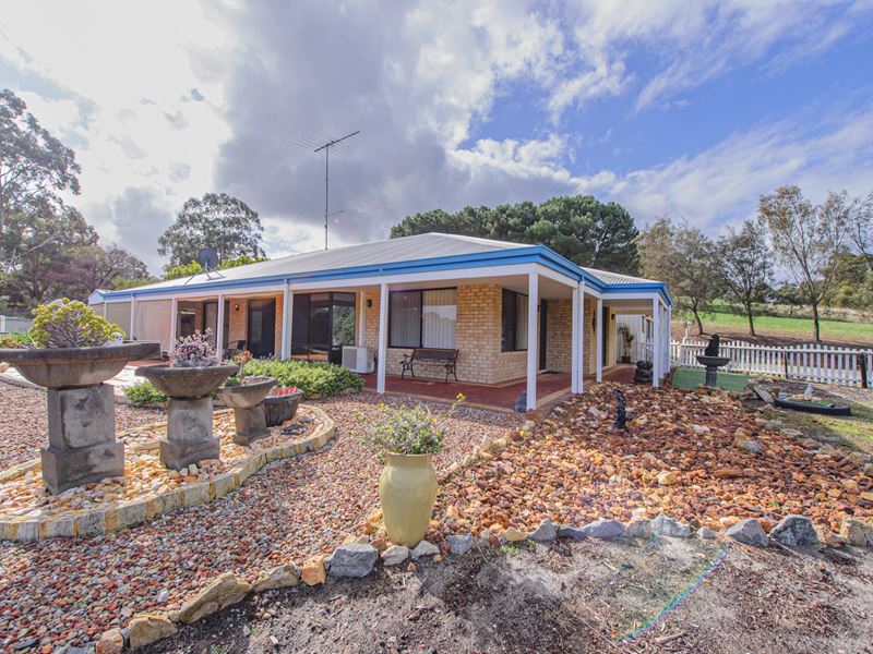 141 Meadowbrook Ramble, Bullsbrook