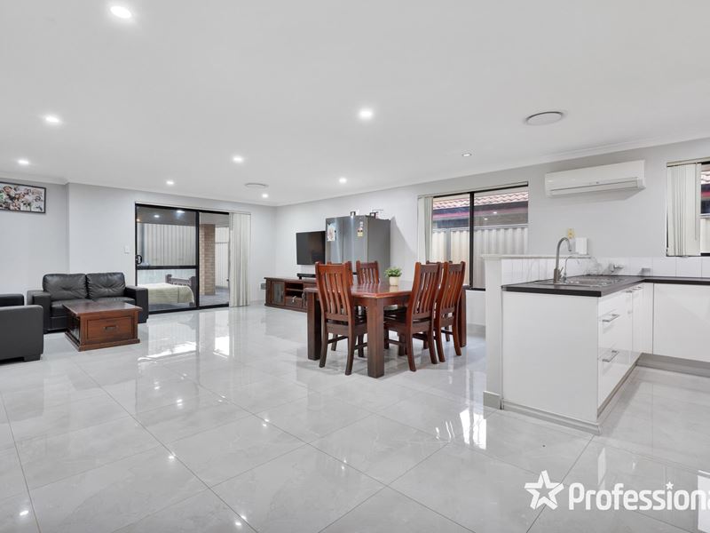 32 Burkett Tce, Bertram WA 6167