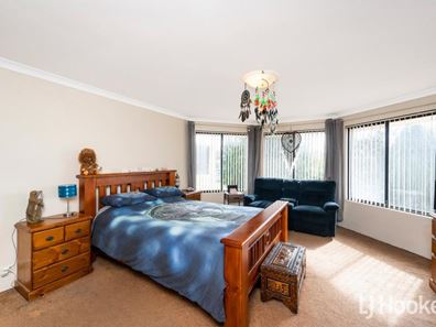 151 Peelwood Parade, Halls Head WA 6210