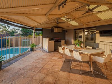 7 Stadia Court, Beldon WA 6027