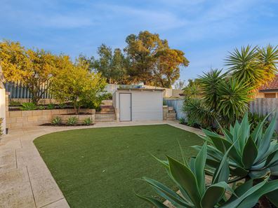 7 Stadia Court, Beldon WA 6027