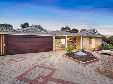 17 Uluru Gardens, Ballajura WA 6066