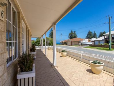 6 Ernest Street, Safety Bay WA 6169