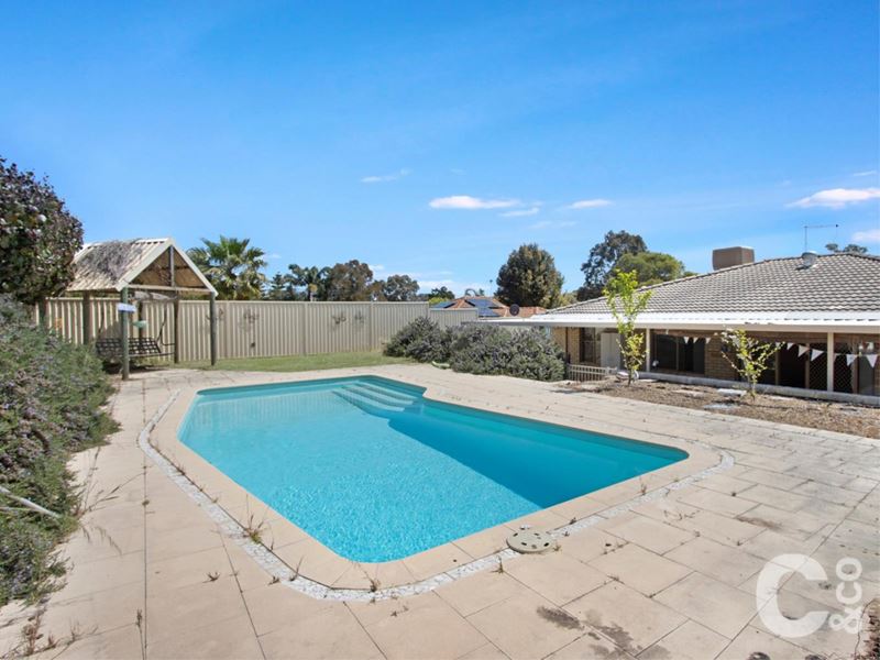 8 Taylor Close, Leda