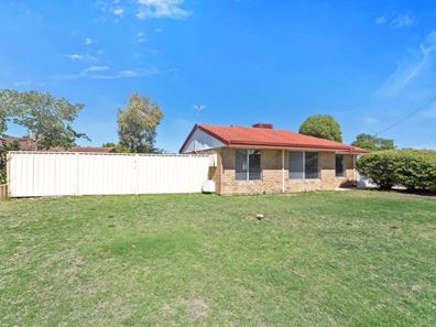 2 Lockeville Close, Beldon WA 6027