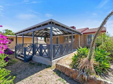 2 Lockeville Close, Beldon WA 6027