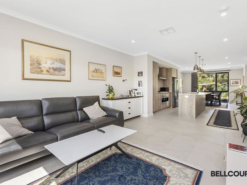 33 Paddock Parade, Cockburn Central