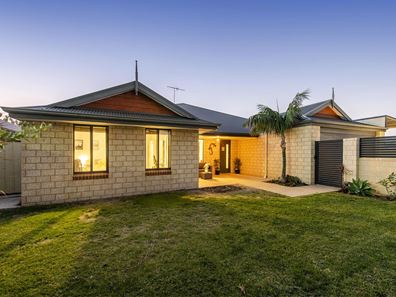 34 Carissa Turn, Halls Head WA 6210