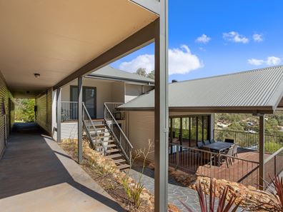 4 Labyrinth Close, Kelmscott WA 6111