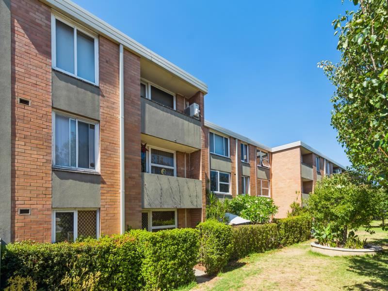 1/221 Clontarf Road, Hamilton Hill