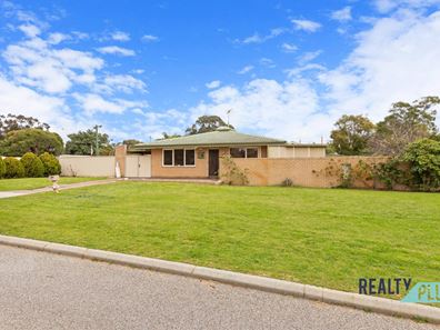 15 Langridge Crescent, Orelia WA 6167