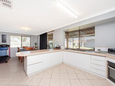 14 Caliso Court, Warnbro WA 6169