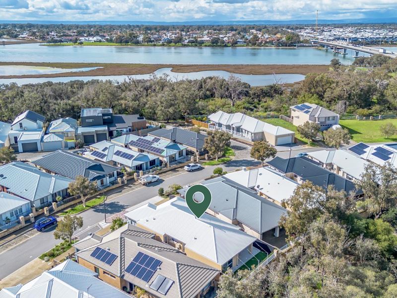 8 Wedgetail Retreat, Halls Head WA 6210