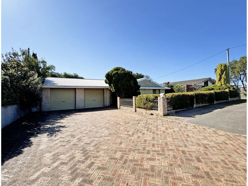 10 Douglas Street, Castletown WA 6450