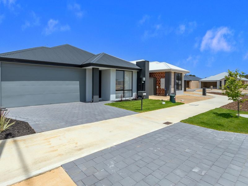 15 Orchardleigh Boulevard, Lakelands WA 6180