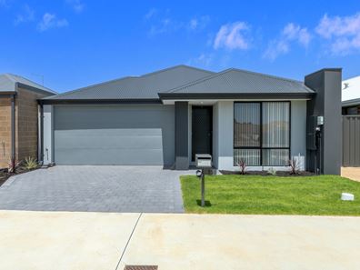 15 Orchardleigh Boulevard, Lakelands WA 6180