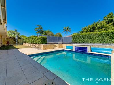 52 McLarty Road, Halls Head WA 6210