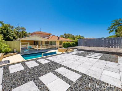 52 McLarty Road, Halls Head WA 6210