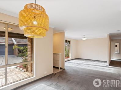 2/6 Neon Close, Parkwood WA 6147