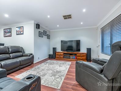 15 Meringa Crescent, Quinns Rocks WA 6030