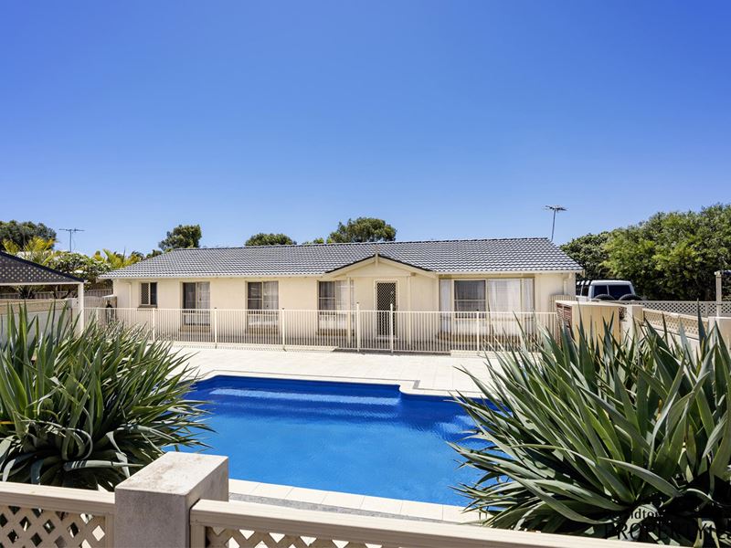 31 Eakins Crescent, Wandina