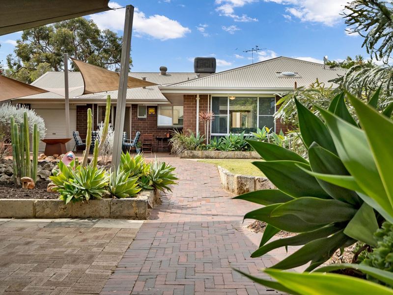 30 BLACKALL DRIVE, Greenwood