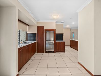 34 Mclarty Road, Halls Head WA 6210