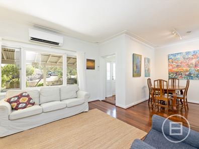 35 Redwood Crescent, Melville WA 6156