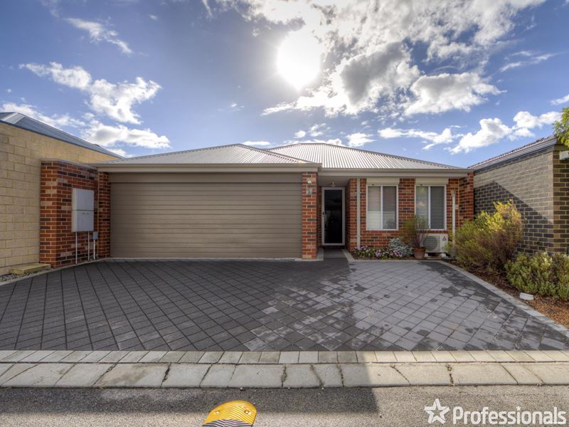 11/2 Briza Lane, Forrestfield WA 6058