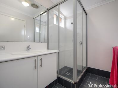 11/2 Briza Lane, Forrestfield WA 6058