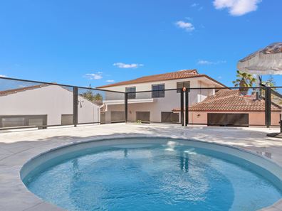94 Castlecrag Drive, Kallaroo WA 6025