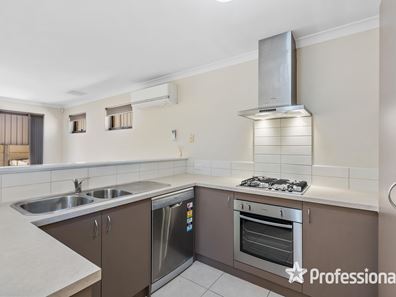 12C Selhurst Way, Balga WA 6061