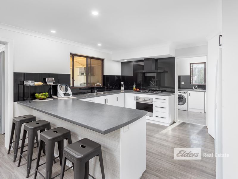 32 Castieau Street, Burekup WA 6227