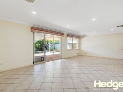 11 Waterton Retreat, Ballajura WA 6066