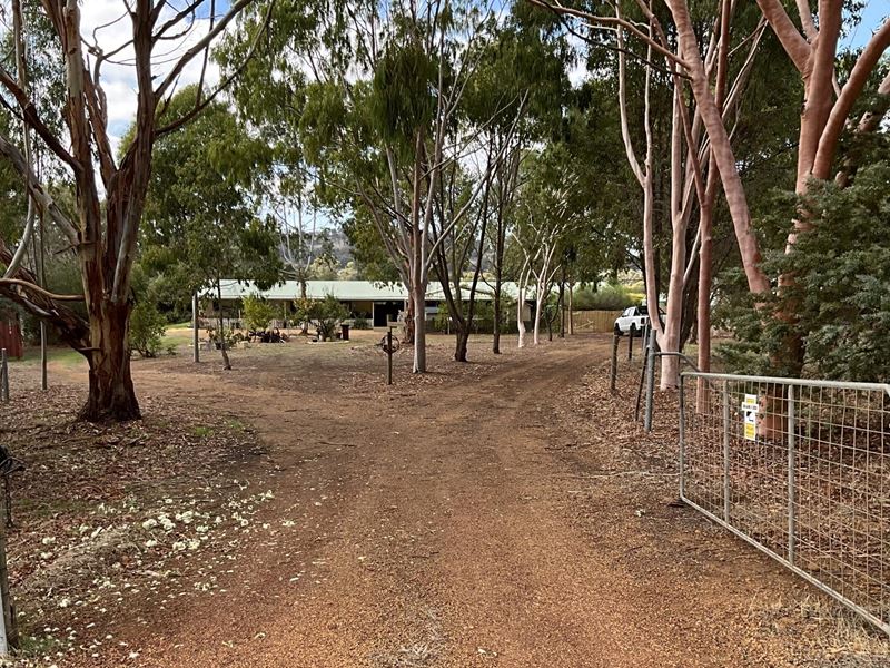 124 BLACKBOY GULLY ROAD, Wandering WA 6308
