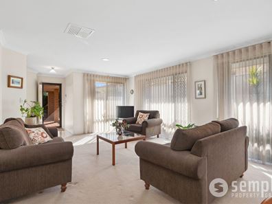 10B Cluelow Rise, Leeming WA 6149
