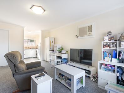 1/10 Hefron Street, Rockingham WA 6168