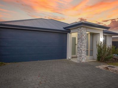 23 Claystone Loop, Piara Waters WA 6112