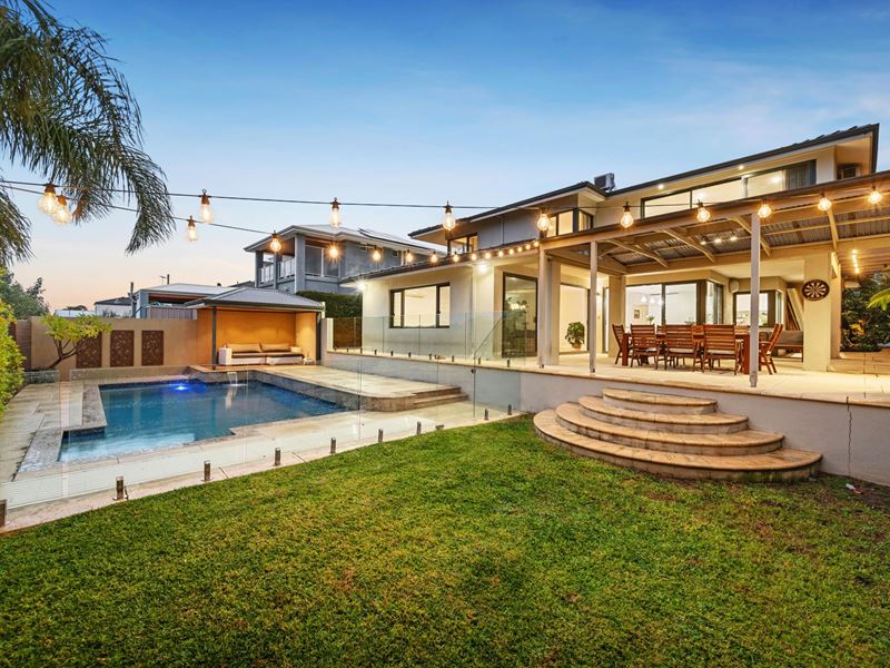 24 Charsley Crescent, Marmion