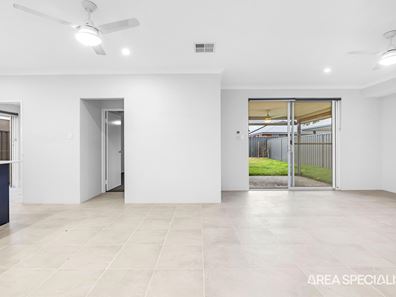 15 Stringybark Loop, Coodanup WA 6210
