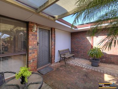 7/4 Lomatia Way, Forrestfield WA 6058
