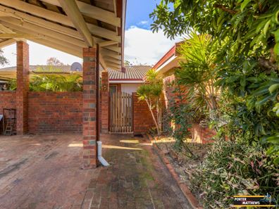 7/4 Lomatia Way, Forrestfield WA 6058
