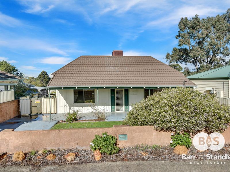 65 Deakin Street, Collie WA 6225