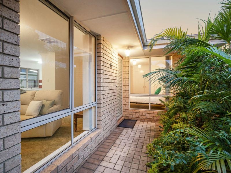 15/5 Flametree Place, Beechboro WA 6063