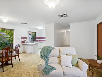 15/5 Flametree Place, Beechboro WA 6063