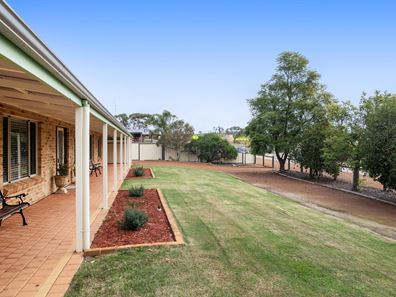12 Forbes Street, York WA 6302